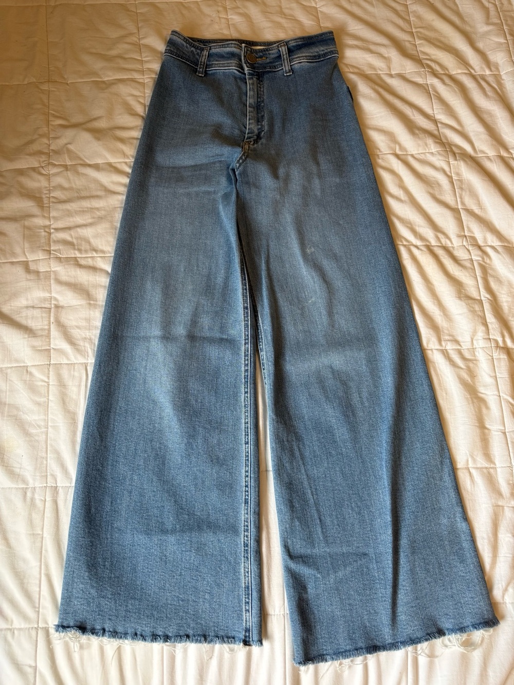 Zara High Rise Wide Leg Light Wash Raw Hem Jeans Size 2